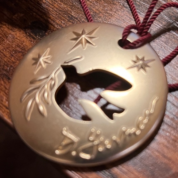 David Yurman gold-tone collectable Christmas ornament with stars and dove - Picture 6 of 9